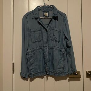 Gap button up lightweight/flowy denim top